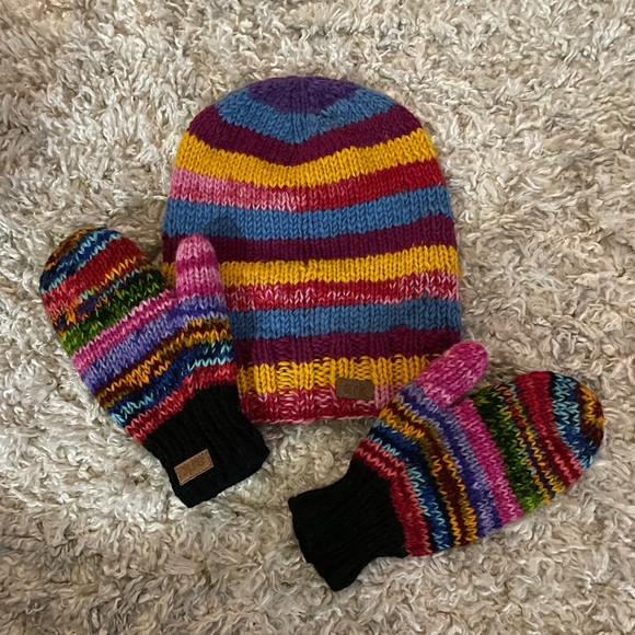 ARK hat and gloves.